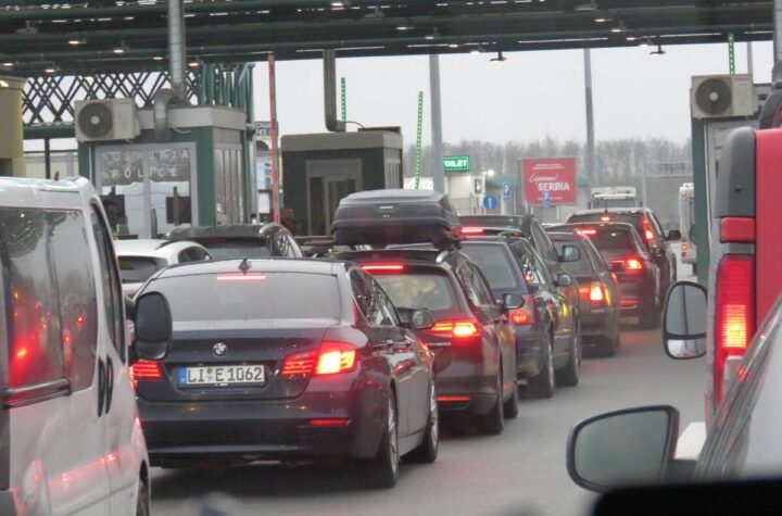 Kakvo je stanje na granicama? Teretna vozila na ovom prelazu čekaju po 3 sata