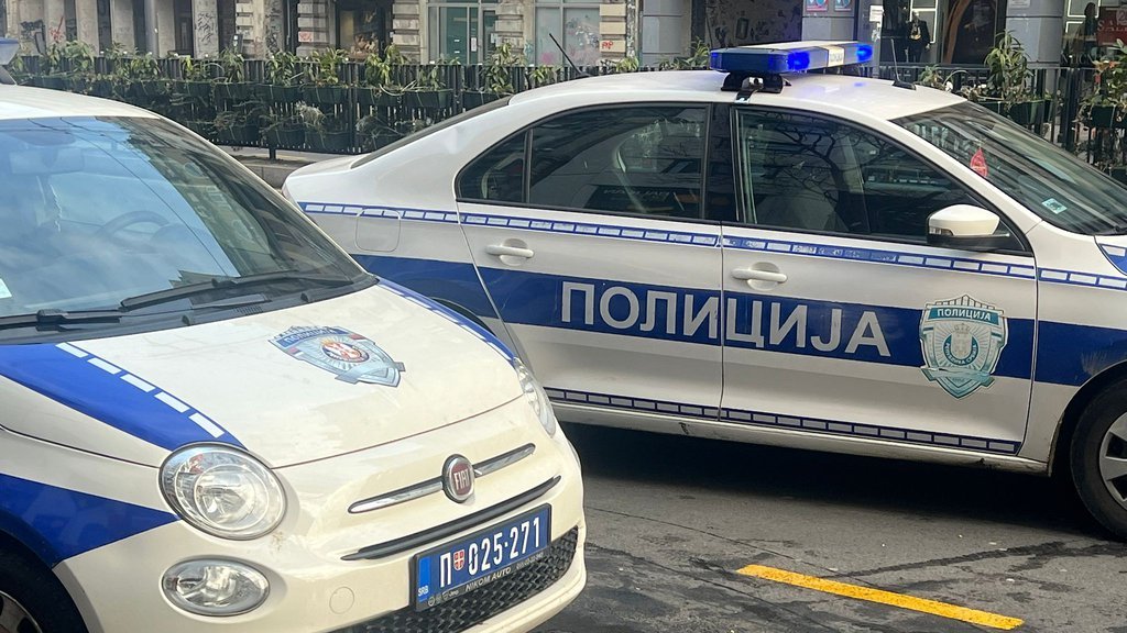 LANČANI SUDAR U CENTRU BEOGRADA: Učestvovala tri automobila i autobus, stvaraju se velike gužve