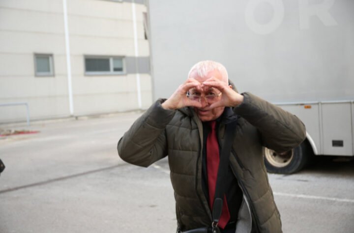 LJUBAVNO LUDILO NE PRESTAJE! Era Ojdanić (77) otkrio pikanterije iz kreveta sa 43 godine MLAĐOM partnerkom: "Dok je u bunilu burne noći, ja je iznenadim..."