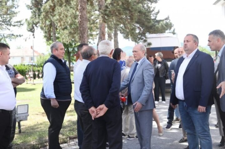 MINISTAR MILAN KRKOBABIĆ U POSETI ŠUMADIJSKOM MESTU CEROVAC KOD KRAGUJEVCA! I reči i dela za spas sela
