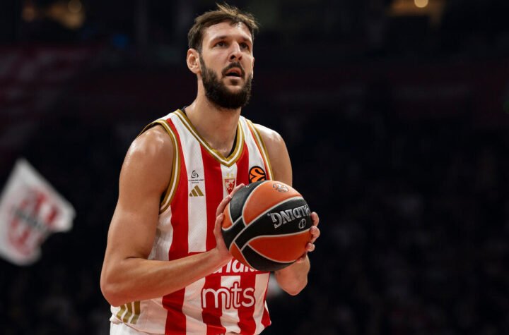 Moćan dabl-dabl Uroša Plavšića! (Foto)