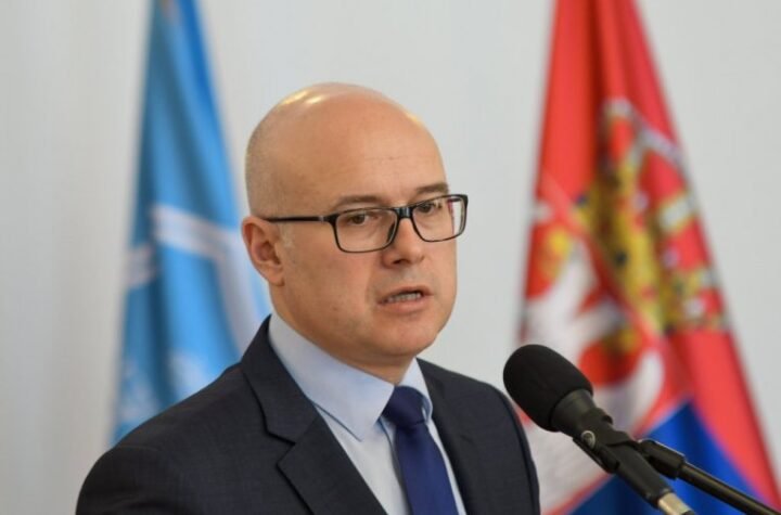 "NAPAD NA POLICIJU DOKAZ DA BLOKADERI NEMAJU POLITIKU": Vučević poslao jasnu poruku građanima posle nasilja u centru Beograda (FOTO)