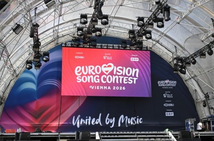 NASLEDNICA MILIJARDERSKE IMPERIJE VODI EVROVIZIJU 2026: Za njenu porodicu ste svi čuli, a ON će joj praviti društvo na sceni!