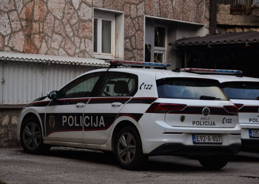 NOVE KAZNE ŠOKIRALE VOZAČE: Za telefon za volanom i pojas paprene sankcije - ZA PROLAZAK KROZ CRVENO VIŠE PUTA I DO 180.000 DINARA KAZNE!