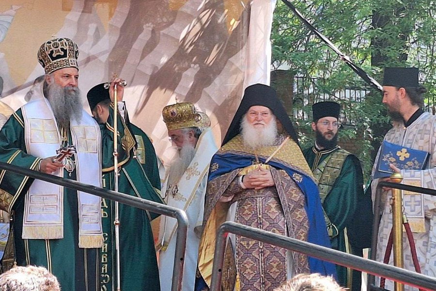 OBELEŽAVANJEM HRAMOVNE SLAVE VAZNESENSKE CRKVE POČELA PROSLAVA SPASOVDANA U BEOGRADU: Hiljade vernika i molitve pred Pojasom Presvete Bogorodice