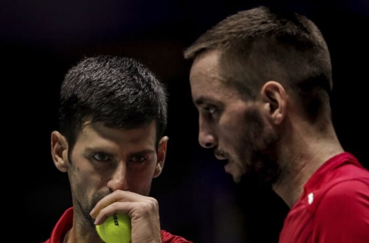 ODJEKNULA TENISKA BOMBA: Viktor Troicki je novi trener Novaka Đokovića! Zajedno kreću na Rolan Garos!