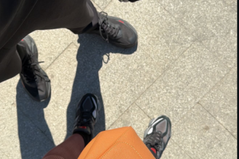 Indi sa novim dečkom