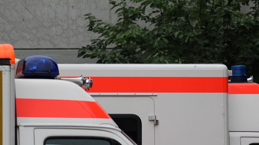 PACIJENT SKOČIO SA PETOG SPRATA! Užas u bolnici u Banjaluci: Policija dojurila na lice mesta