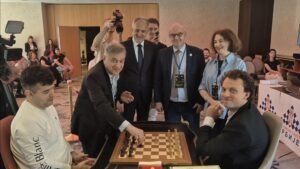 POČEO ŠAHOVSKI SPEKTAKL- NIMAN VS NEPOMNJAŠČI