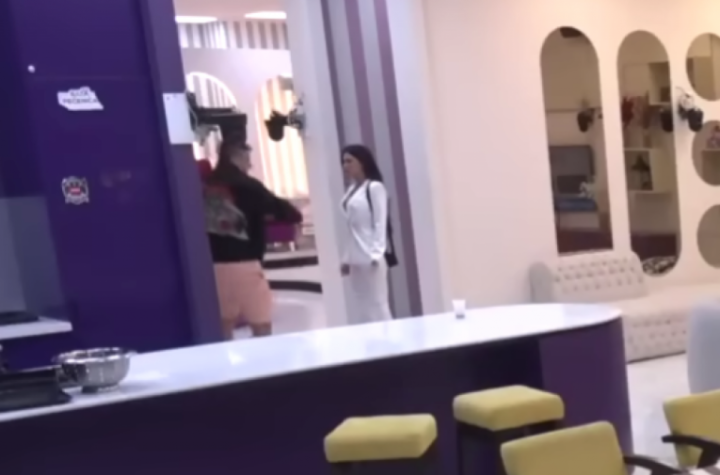 POZLILO STANIJI DOBROJEVIĆ: Hitno NAPUSTILA Belu kuću, izvedena zbog JECAJA! (FOTO)