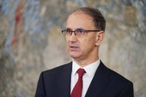 PREMIJER MACUT OŠTRO OSUDIO DIVLJANJE BLOKADERA: "Srbiji je više nego ikad potreban stabilan i miran hod!"