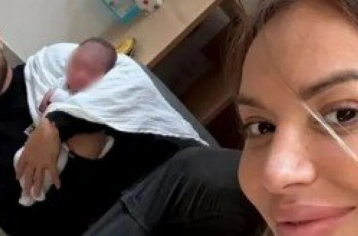 PRVA FOTOGRAFIJA JOCE STEFANOVIĆA SA SINOM! Emotivna scena u porodilištu, pevač NE ISPUSTA BEBICU IZ NARUČJA! (FOTO)