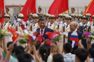 PUTIN DOČEKAN TOPOVSKOM VATROM! "Odnosi Rusije i Kine dostigli neviđeni nivo"  - POGLEDAJTE SPEKTAKULARAN DOČEK! (FOTO)