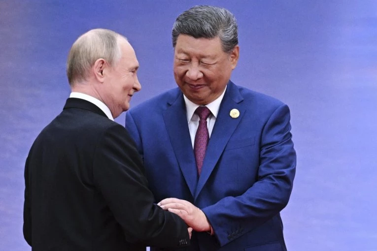 PUTIN ZAPEČATIO! Usred sastanka Trampa i Sija  o ovome bruji čitav svet!