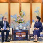 Peng Lijuan sastala se sa generalnim direktorom UNESCO u Pekingu
