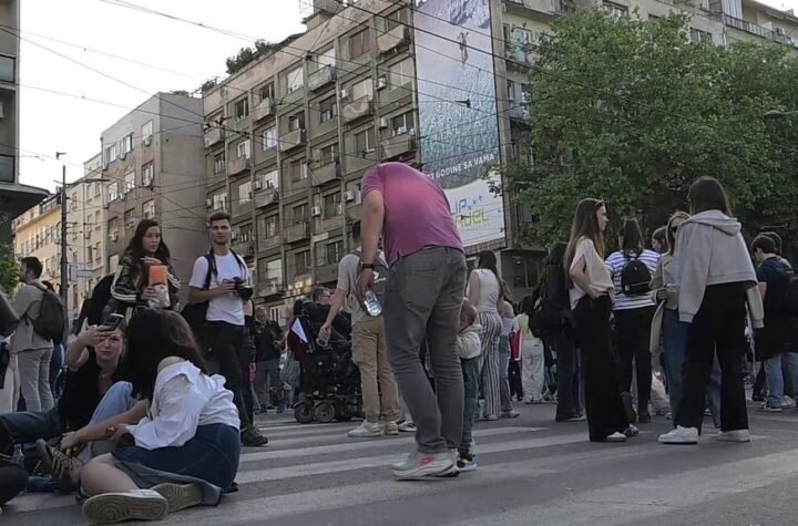 Pucaju na sve strane: Nastavlja se rat među blokaderima!