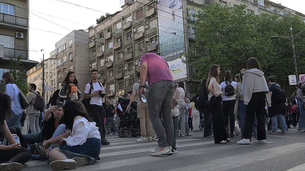 Pucaju na sve strane: Nastavlja se rat među blokaderima!