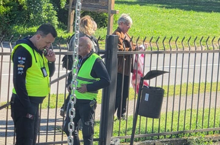 Pukli blokaderi u Šapcu: Najavili veliko okupljanje, a došlo ih manje od 10