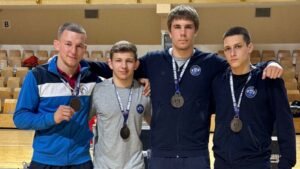 SENIORSKO PRVENSTVO DRŽAVE: Hrabri nastup mladih rvača Torlaka krunisan sa ČETIRI MEDALJE