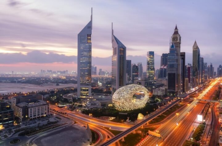 ŠOK U DUBAIJU: Kuvari u restoranu zbog RATA SA IRANOM doneli neočekivanu odluku! Evo šta bi sada srpski turista doživeo na licu mesta