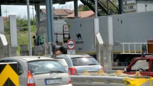 STANJE NA PUTEVIMA: Ako krećete na put, imamo odlične vesti sa graničnih prelaza i naplatnih rampi!
