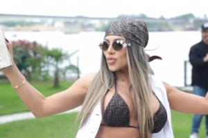 "ŠTEKARE SA MILIONIMA!" Sandra Afrika ŽESTOKO udarila na sportiste: "Zovu mamu i tatu da pitaju da li smeju da PLATE!", pa otkrila sve o stanu od MILION EVRA!
