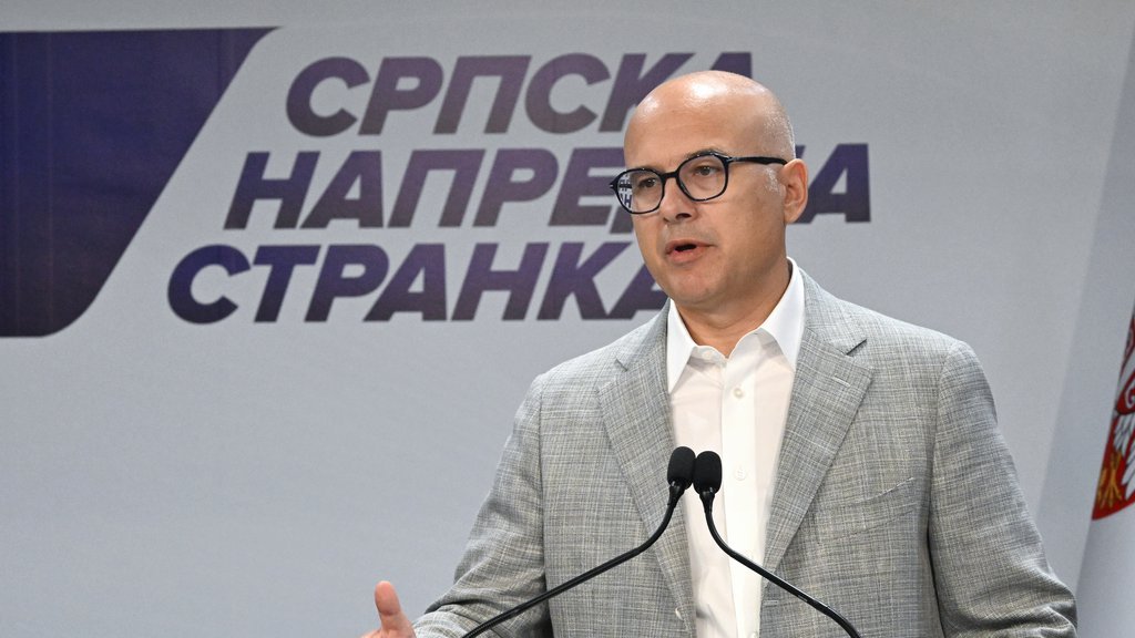 "UMISLILA BANDA DA IMA PRAVO DA DELI PRAVDU PO ULICAMA" Lider SNS Vučević odbrusio blokaderima: Opet incidenti u njihovoj režiji i pokušaj haosa na ul