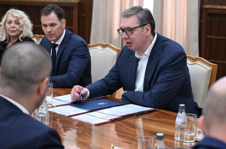 VAŽAN SASTANAK U PREDSEDNIŠTVU: Predsednik Vučić i ministar Mali sa predstavnicima MMF-a