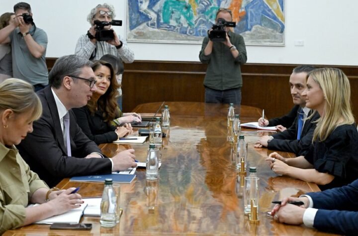 VAŽAN SASTANAK U PREDSEDNIŠTVU: Predsednik Vučić primio visoku zvaničnicu američkog Stejt departmenta (FOTO)