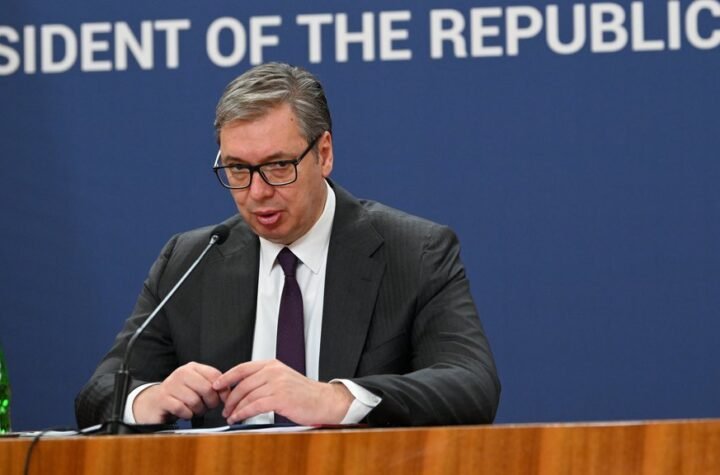 VUČIĆ NAJAVIO ŽESTOK UDAR NA KORUPCIJU U REDOVIMA BEZBEDNOSNIH SLUŽBI! Čistka u policiji i vojsci, nema više mesta za one koji čuvaju kriminalce