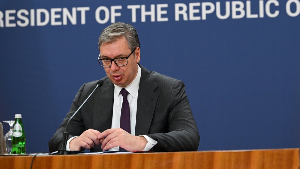VUČIĆ NAJAVIO ŽESTOK UDAR NA KORUPCIJU U REDOVIMA BEZBEDNOSNIH SLUŽBI! Čistka u policiji i vojsci, nema više mesta za one koji čuvaju kriminalce