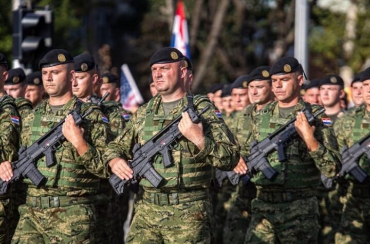 ZA RUBRIKU VEROVALI ILI NE: Vojska Hrvatske zvala mamu "hrabrog" regruta, jer ga boli grlo!