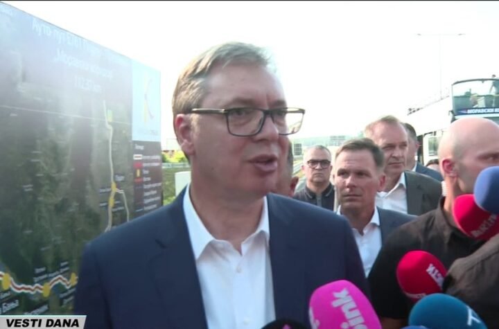 'BOLJE DA ZAVRŠITE KAO ČAUŠESKU, A DA IZA VAS OSTANU PUTEVI, FABRIKE NEGO DA BUDETE BEDNICI KOJI PRETE DRUGIMA' Vučić o pretnjama novinara BIRN-a