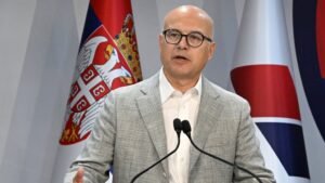 'VUČIĆ JOŠ JEDNOM SRUŠIO NARATIV BLOKADERA I TAJKUNSKIH MEDIJA' Vučevićeva snažna odbrana predsednika nakon susreta sa demonstantima: Pomagaćemo mu na