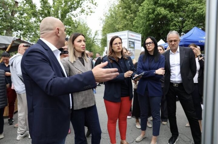 ADRIJANA MESAROVIĆ U BAČKOJ PALANCI: Sa građanima i ministri Pavkov, Žarić Kovačević i Gajić (FOTO)