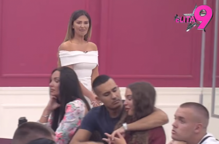 ALARMANTNO STANJE U "ELITI" PRED VELIKO FINALE - PRODUKCIJA SAOPŠTILA SPISAK, ONI SE ODMAH SPAKOVALI! Šok-bomba, voditeljka zakucala takmičarke!