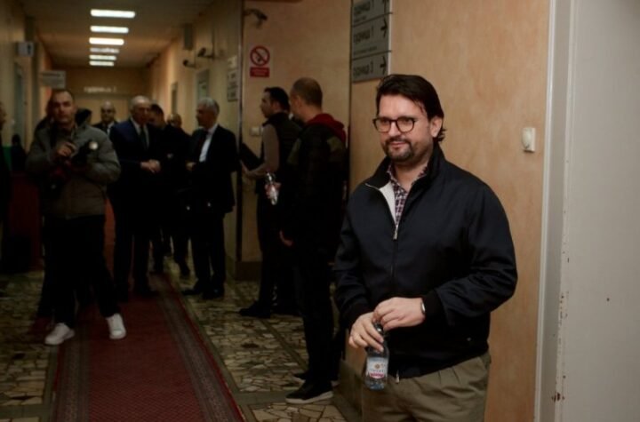 "BOMBA" NA GALA PROSLAVI ĆERKE DUŠKA ŠARIĆA - OVO JE OBELEŽILO VEČE! Svima popadale vilice kad su ga ugledali u ovom izdanju!