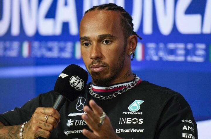 BRITANAC PREKINUO CRNI NIZ: Hamilton u Barseloni zabeležio prvu pobedu u Ferariju
