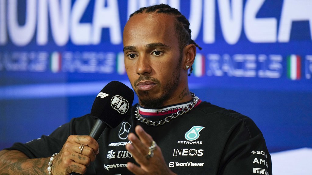 BRITANAC PREKINUO CRNI NIZ: Hamilton u Barseloni zabeležio prvu pobedu u Ferariju