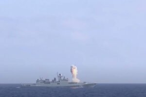 BRITANCI PREŠLI CRVENU ZONU, RUSI MUNJEVITO REAGOVALI: Detalji haosa u Lamanšu, incident digao na noge ceo svet (FOTO)