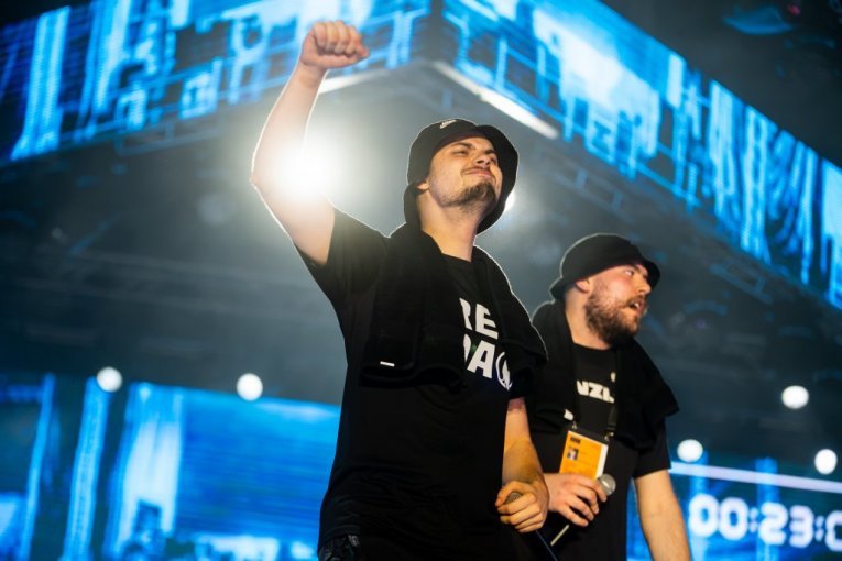 CECINA „KUKAVICA“, ORILA SE UŠĆEM, 2SOMA DEBITOVAO U VELIKOM STILU: Drugo veče Belgrade Music Week donelo poljubac na bini, evrovizijsku pobednicu i potpuno letnje ludilo!