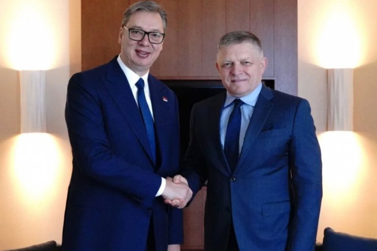 DANAŠNJA GLAVNA TEMA - PROŠIRENJE EU! Vučić se sastao sa Ficom u Tivtu!