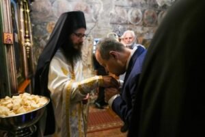 "DOBIO SAM DRUGU ŠANSU ZA NASTAVAK OVOG ŽIVOTA" Oglasio se Ivica Dačić iz velike svetinje:  Za mene je danas veliki dan...