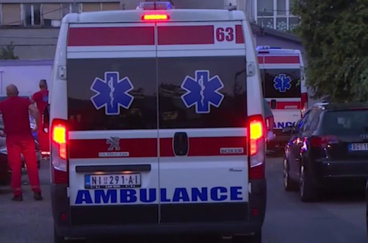 DRAMA NA PALILULI! Tinejdžer (17) pao sa krova kuće - HITNO PREBAČEN U TIRŠOVU!