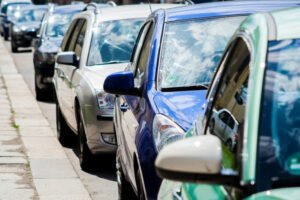 Drastično skočile kazne za nepropisno parkiranje u ovom našem gradu: Sa 5.000 na čak 25.000, a evo koji prekršaj je sada 40.000 dinara!
