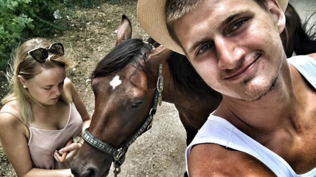 Evo gde je Jokić 'uhvaćen' tokom odmora u Srbiji: Slikali ga na mestu gde ga niko nije očekivao (FOTO)