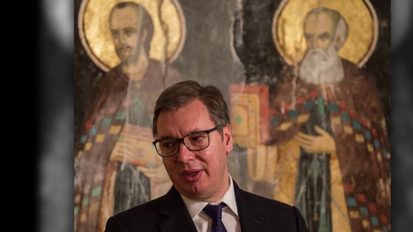 FOTOGRAFIJA SVE GOVORI: Pogledajte razliku između predsednika Vučića i političara Đokića