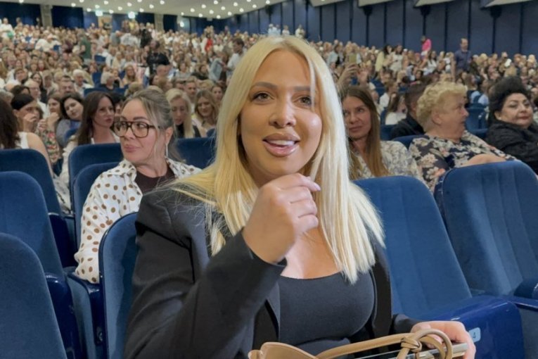 HITNE INFORMACIJE O SINU MILICE TODOROVIĆ! Pevačica zatražila pomoć odmah nakon porođaja!