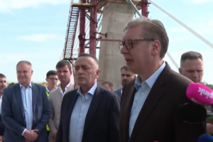 ISTORIJSKI TRENUTAK U NOVOM SADU! Vučić obilazi radove i prisustvuje spajanju glavne konstrukcije mosta preko Dunava!