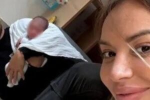 IVA BOJANOVIĆ POKAZALA STOMAK 8 DANA NAKON POROĐAJA: Pogledajte kako sada izgleda, svi su u šoku!